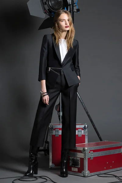 Look 25